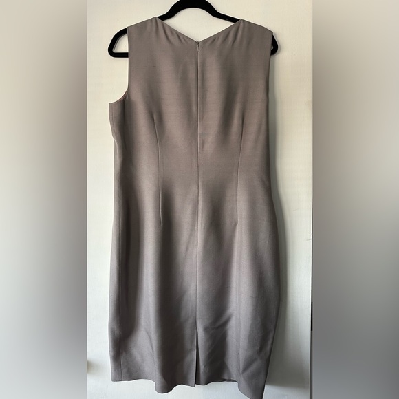 Vintage 1999 2-pc Spenser Jeremy 100% Silk Gray sheath dress and coat. Size 12. - Picture 6 of 10